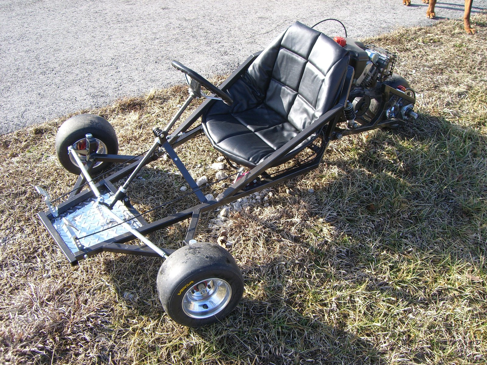 Scorpion, rear three-quarter showing single rear wheel