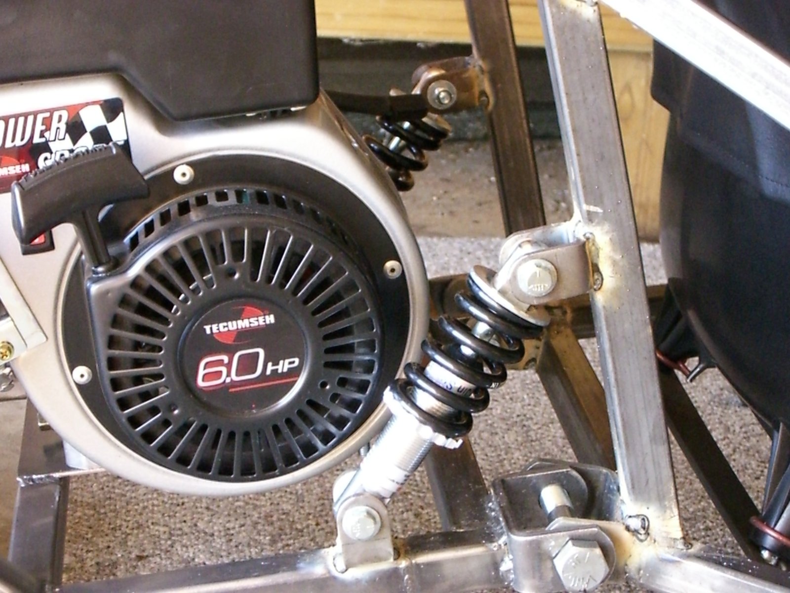 Engine and rear-wheel drive detail