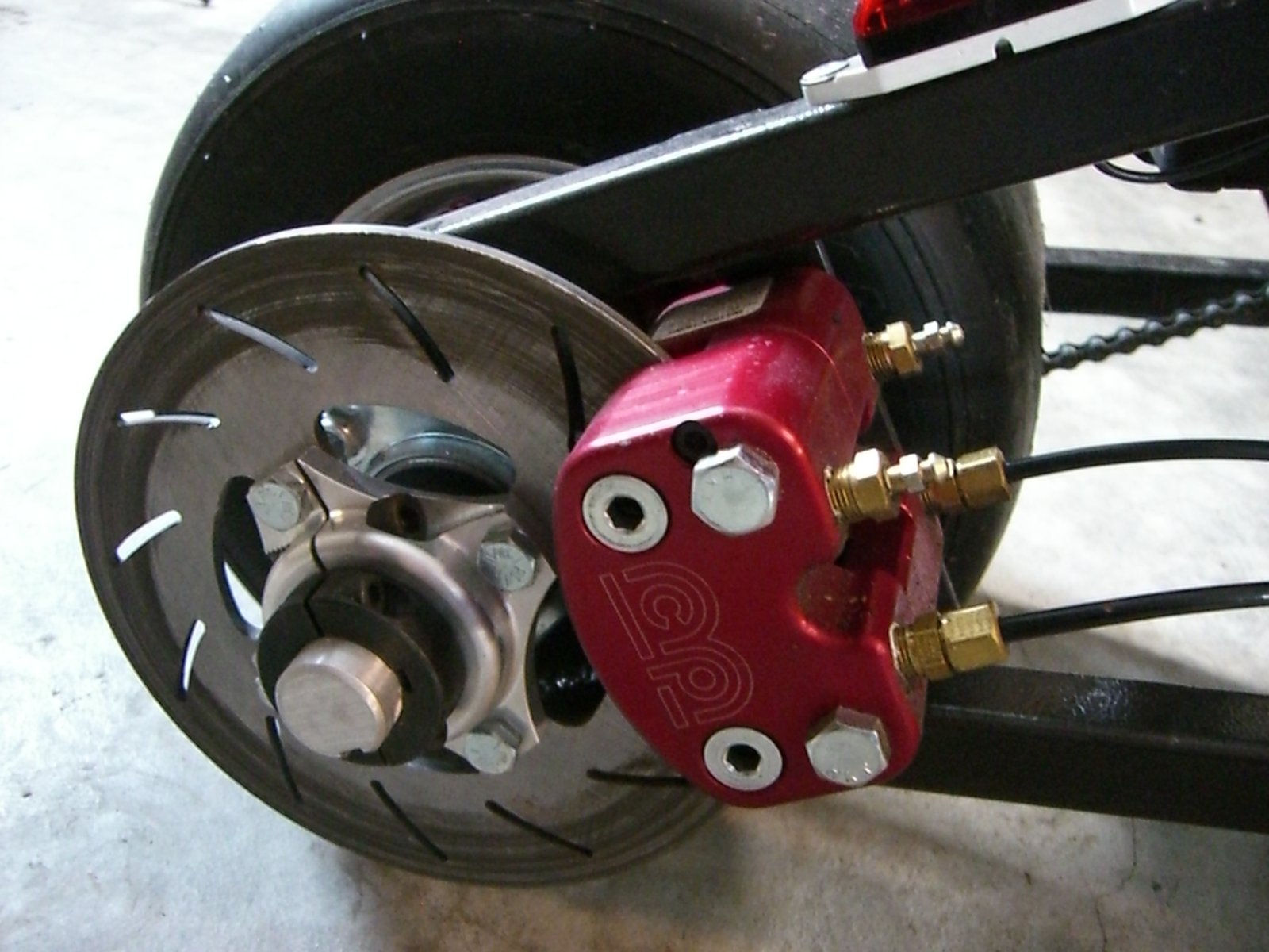 Hydraulic disc brake detail