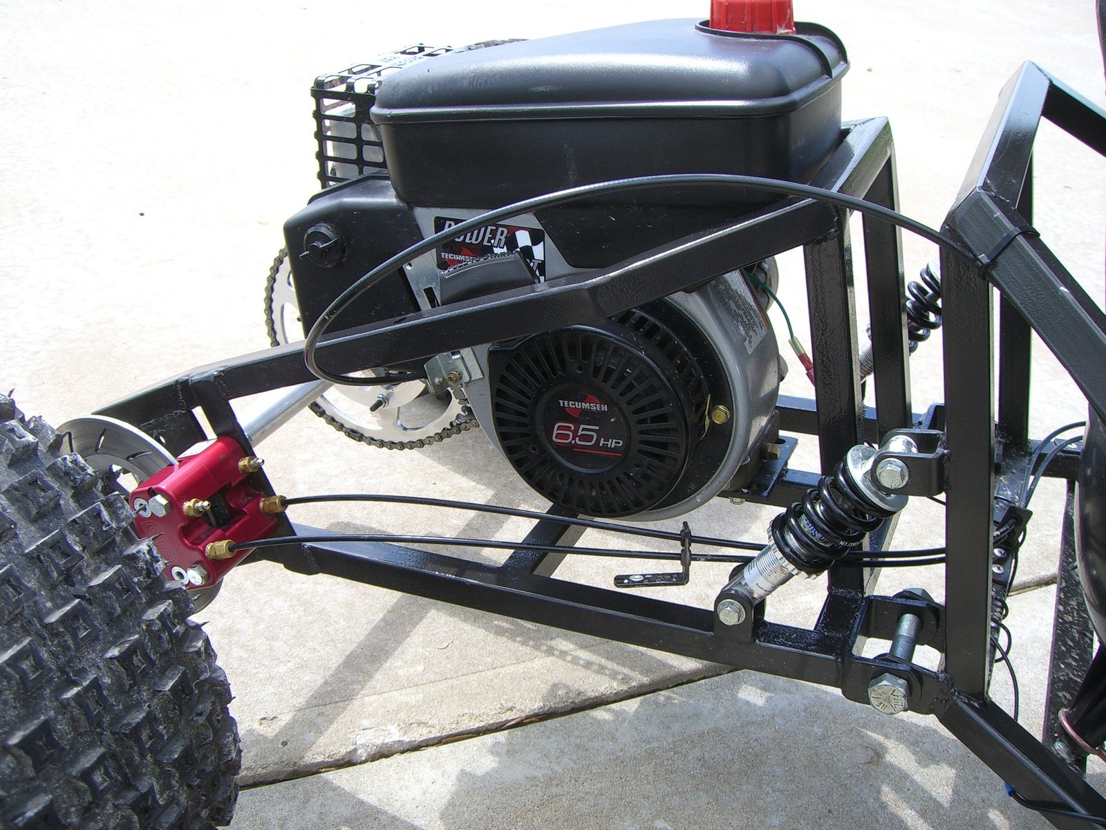 Tarantula, engine-side three-quarter